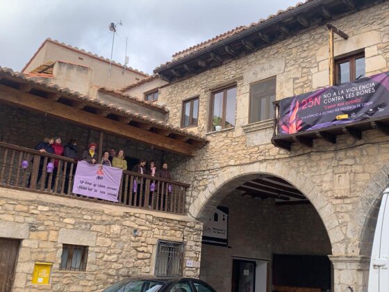 Portell conmemora el 25N con una concentración y lectura del manifiesto